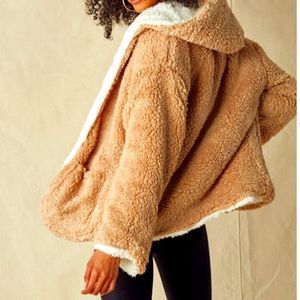 Reversible white and brown faux shearling teddy hooded coat Large